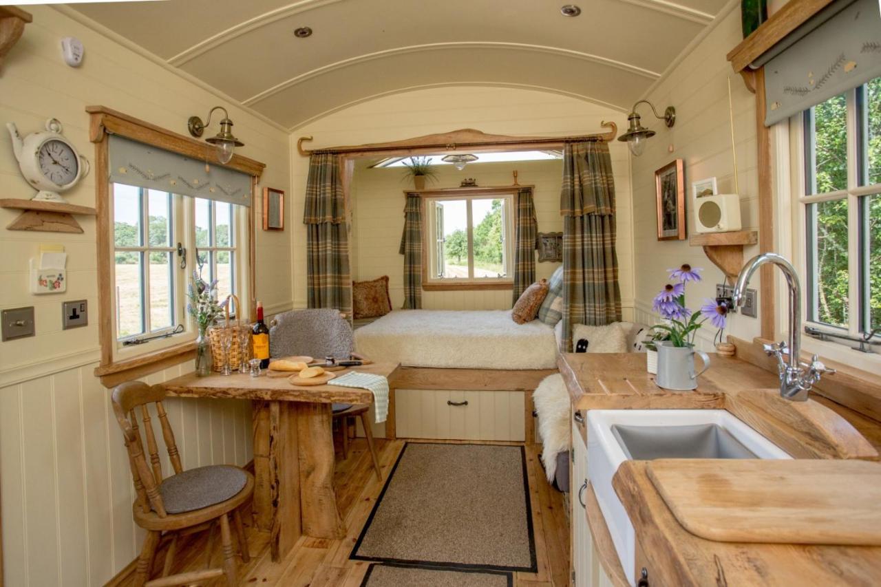 The Abberton Shepherds Hut Evesham Exterior foto